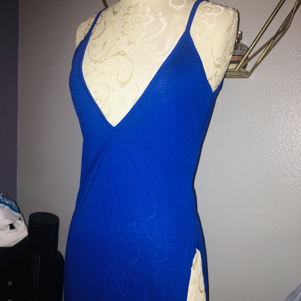 Long Sexy Plunging Neckline Bodycon Dress w/ Slit - Picture 5 of 8